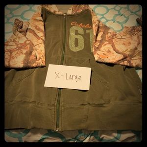 Camo ZipUp Sweater has Sweats that go together